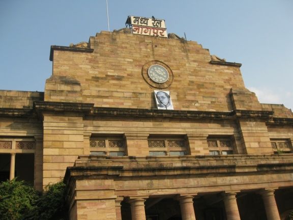 02020 Nagpur CSTM Premium Special Train