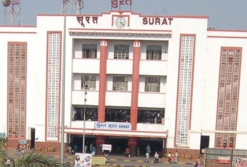 09055 surat patna premium superfast special train